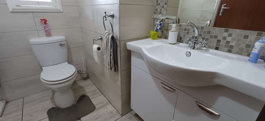 To Let 5 Bedroom Property for Rent in La Provance Free State